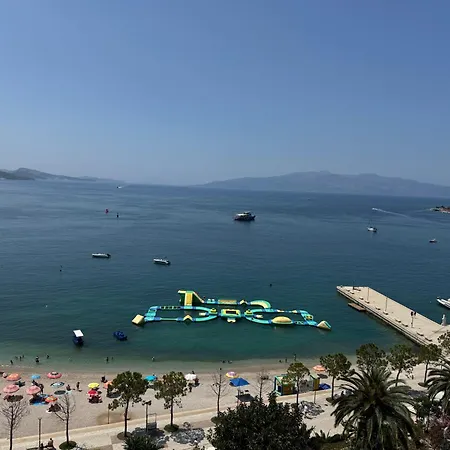 Beachfront 2 Bedrooms Apartment Sarande Exterior photo