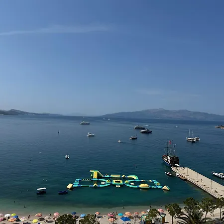 Beachfront 2 Bedrooms Apartment Sarande Exterior photo