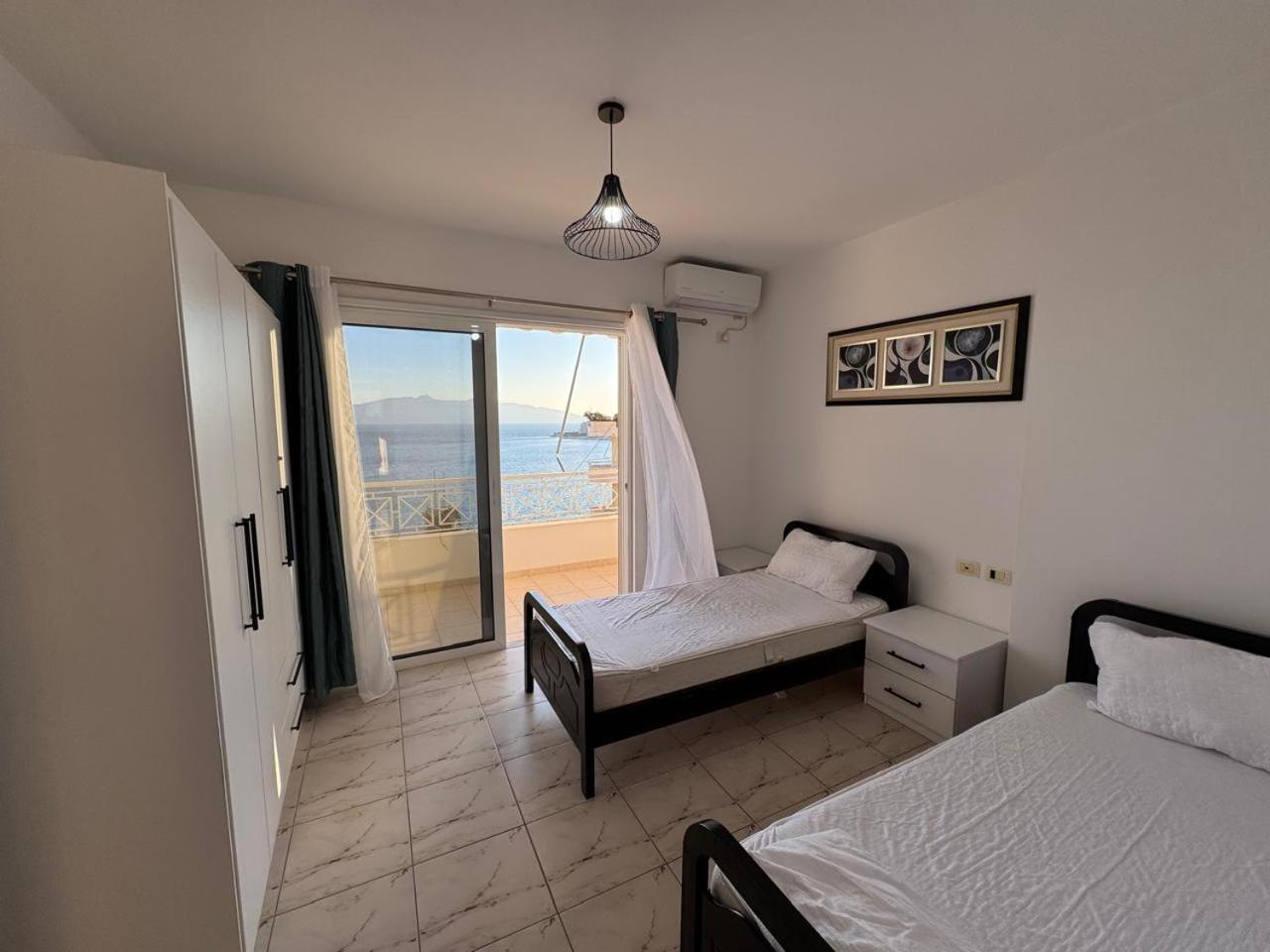 Beachfront 2 Bedrooms Apartment *